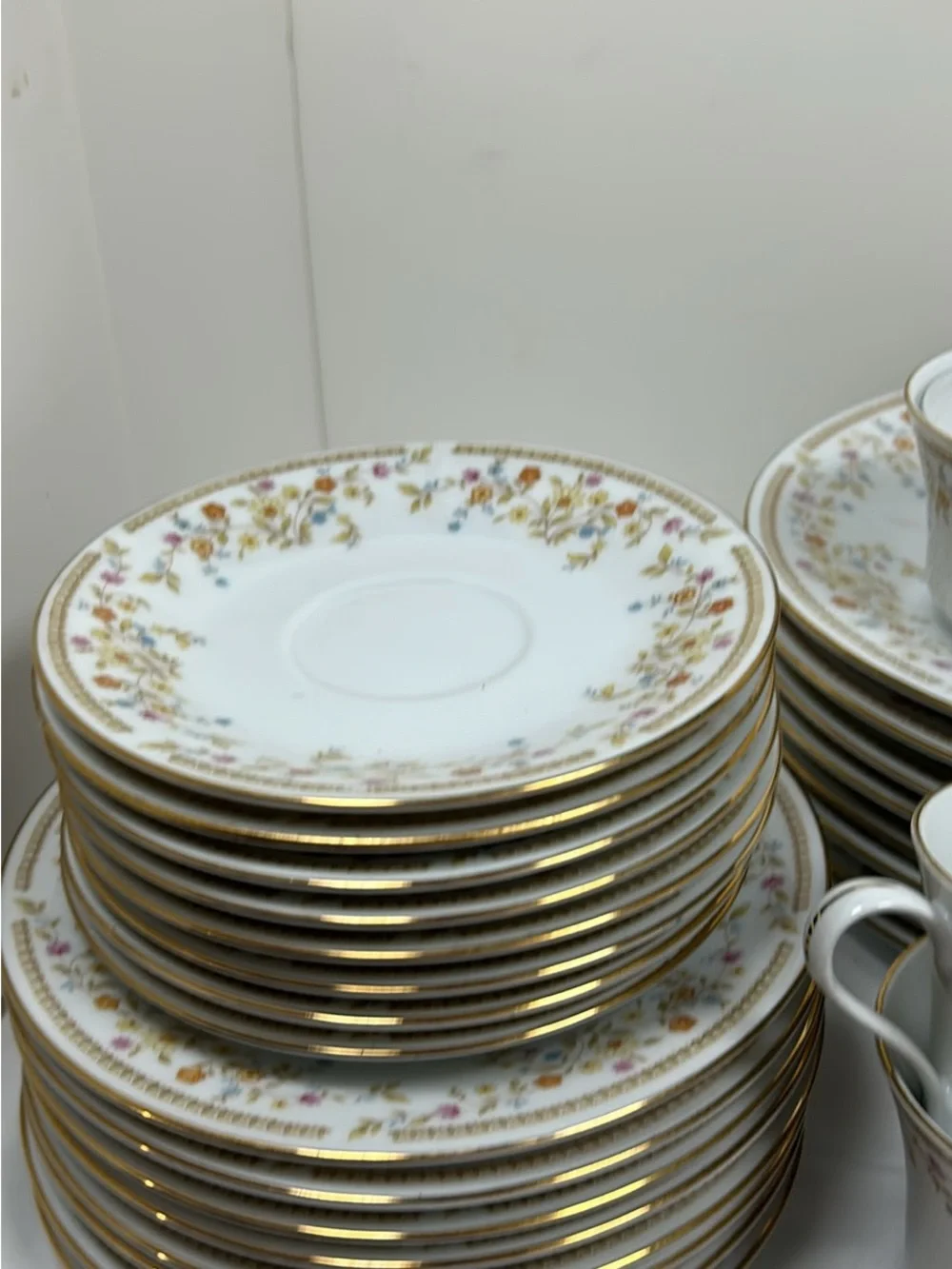 Liling yung shen fine china dinnerware set for 8